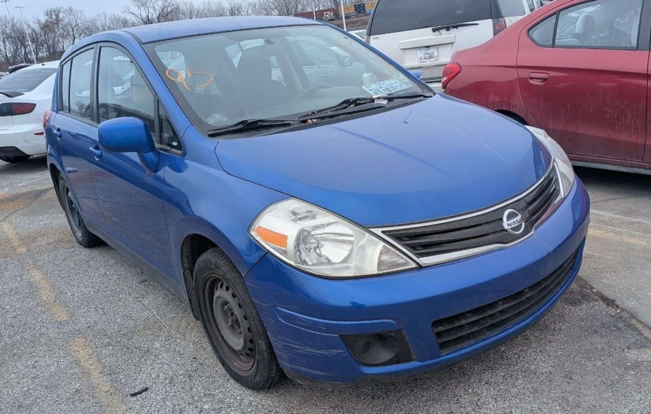 2012 nissan versa